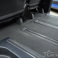 Автомобильные коврики EVA на Toyota Noah-Voxy II пр.руль (2007-2015) 2 ряд - без прохода