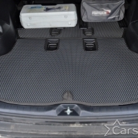 Автомобильные коврики EVA на Toyota Noah-Voxy III пр.руль (2014->)