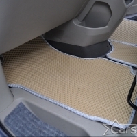 Коврики текстильные на Toyota Noah-Voxy II пр.руль (2007-2015) 2 ряд - с проходом