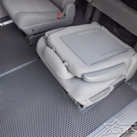 Автомобильные коврики EVA на Chrysler Town & Country V (2007->) 2 ряд: кресла 2+1 без прохода